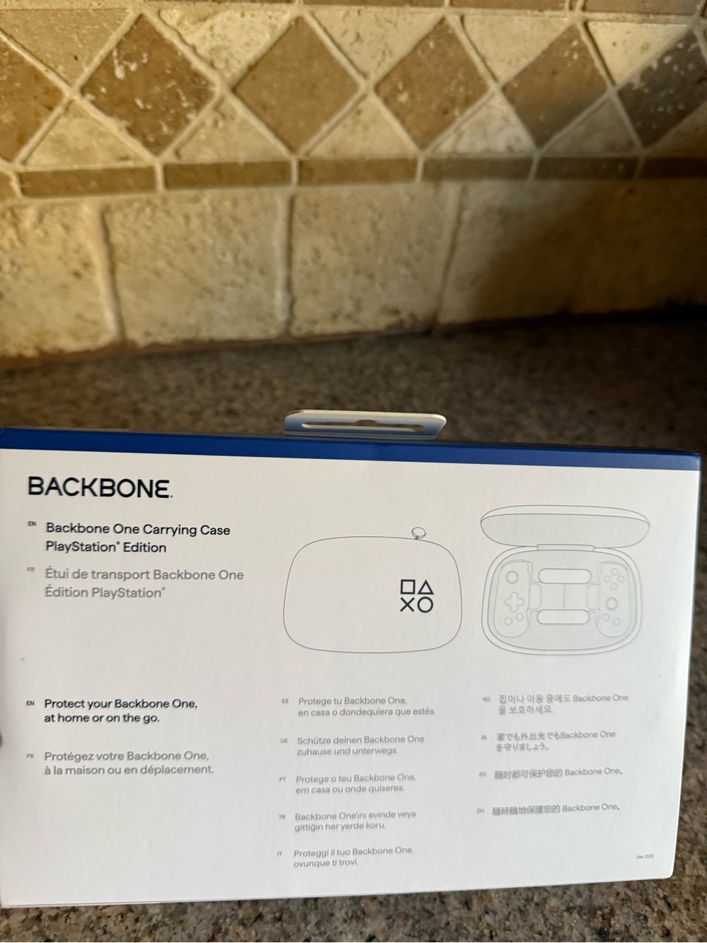 Backbone One PlayStation Edition Controller (Lightning) + Official Carrying Case - Picture 5 of 7